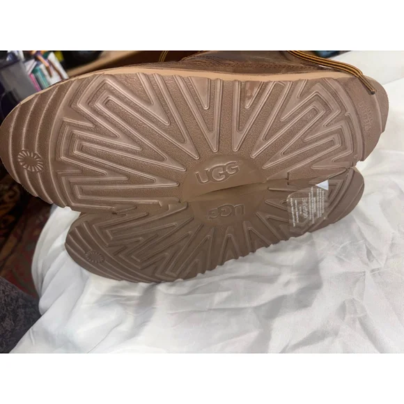 New UGG Men’s 10 Outdoor Luxe Waterproof Leather Fleece Lined Winter Boots NWT - Picture 3 of 10